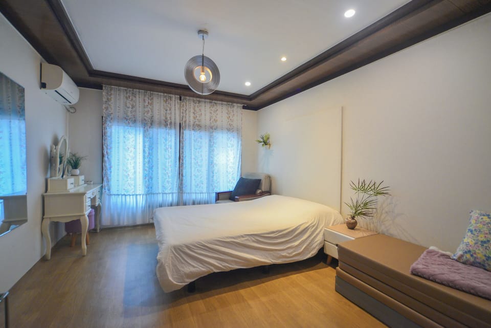 Comfort Double Room, Women only | Free WiFi, bed sheets