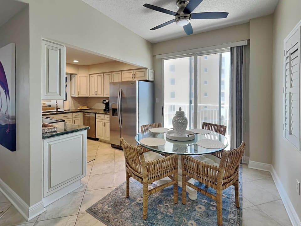 Condo (2 Bedrooms) | Property amenity