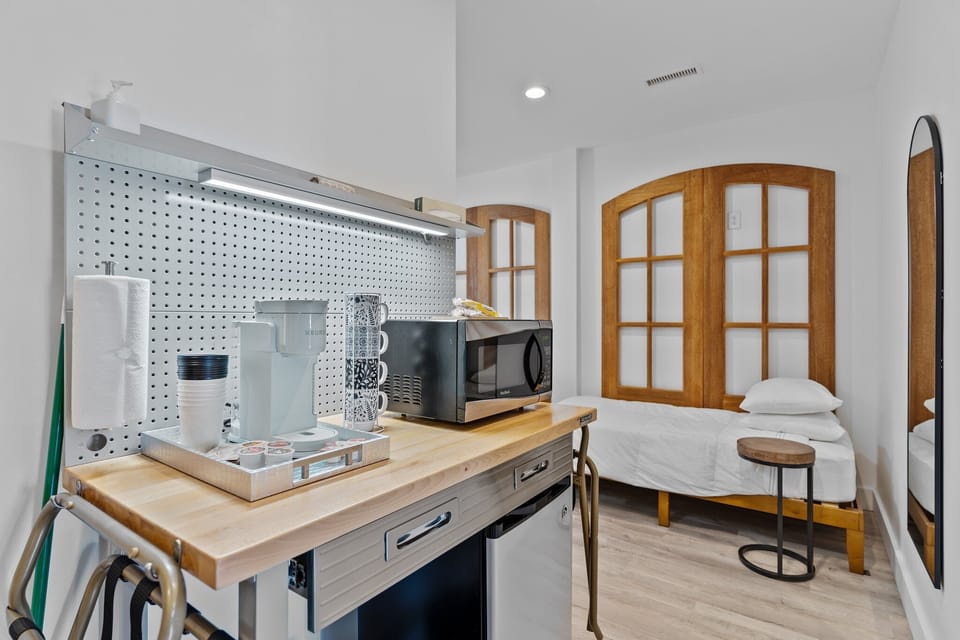Superior Suite | Premium bedding, down comforters, laptop workspace, WiFi (free)