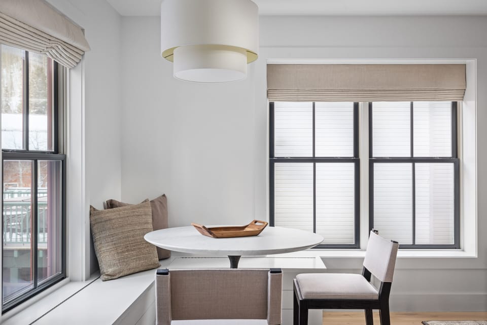 Dining corner (1)