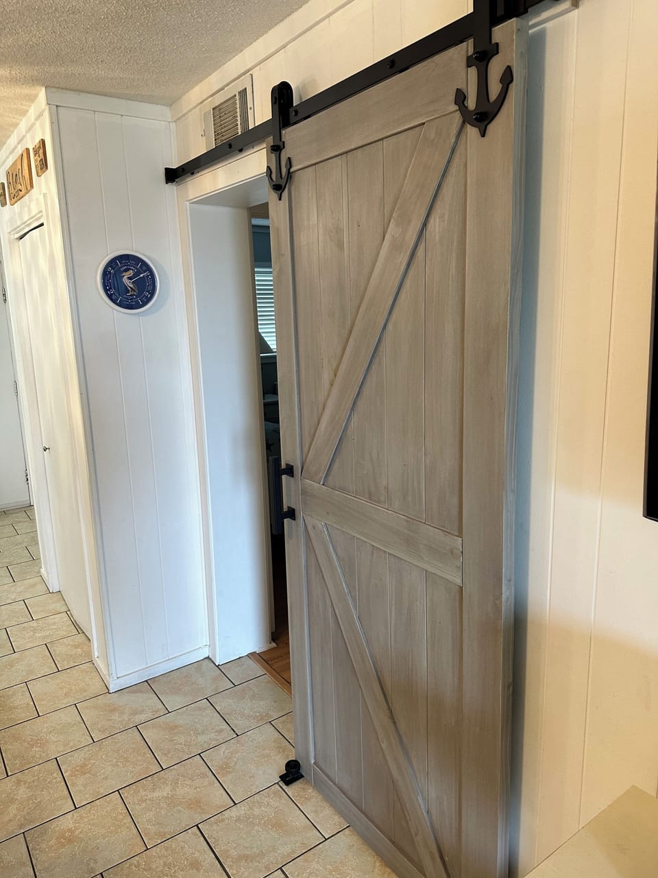 Entry to guest bedroom and bathroom