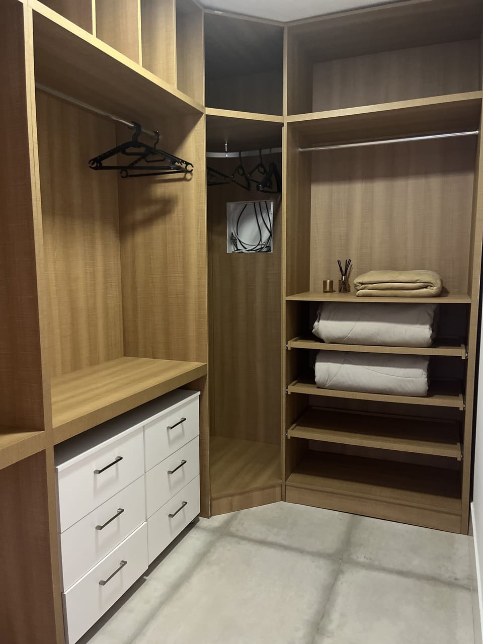 Deluxe Apartment, 4 Bedrooms, Jetted Tub, Bay View | 4 bedrooms, laptop workspace, free WiFi