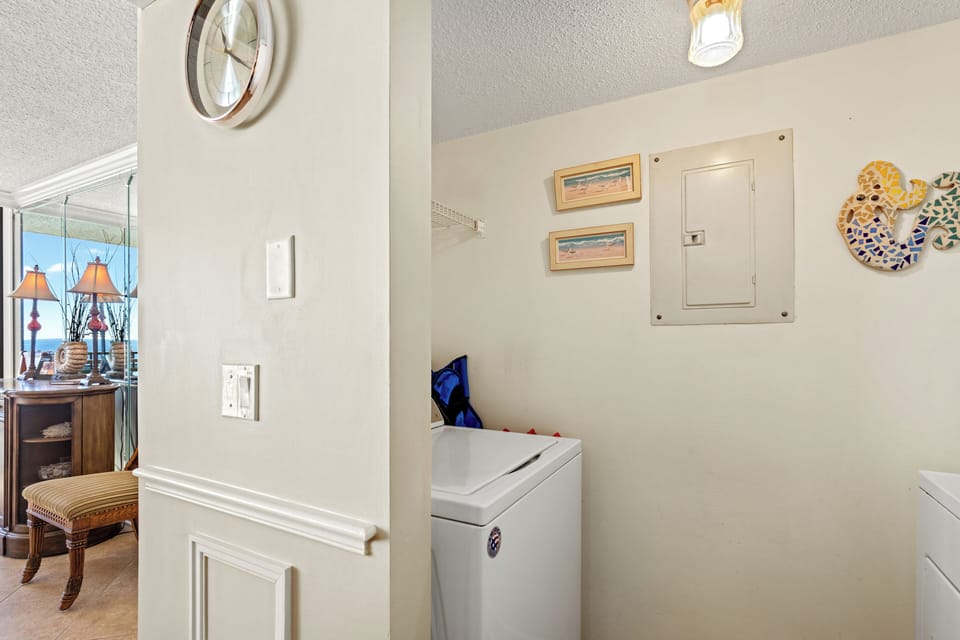 Condo, Multiple Beds, Balcony, Ocean View (Seachase 704E - Beach Haven) | Interior