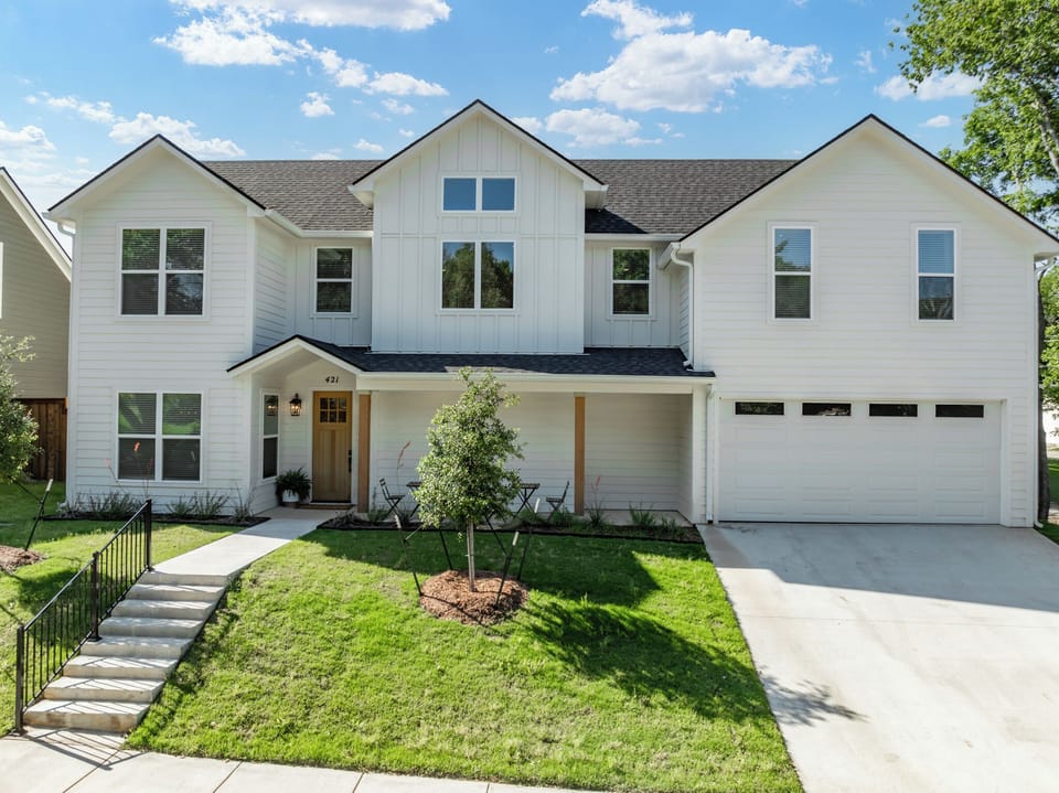 Welcome to the White Retreat on Proctor