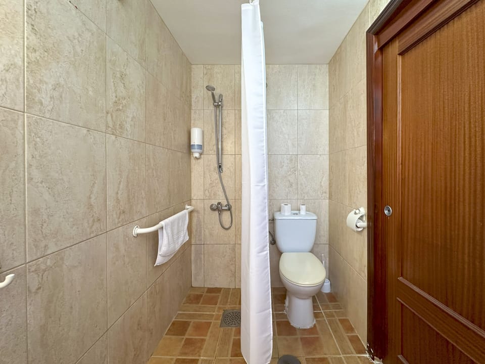 Twin Room, Private Bathroom | Bathroom | Hair dryer, towels, soap, shampoo