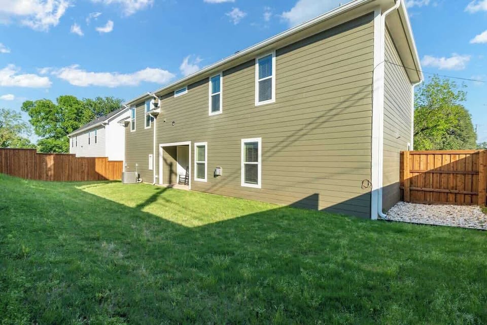 Yes! Our backyard is enclosed with a fence.