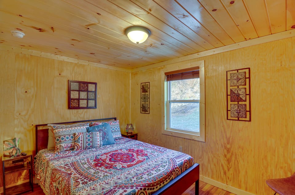 Bedroom 1 | Queen Bed | Linens Provided | Smart TV