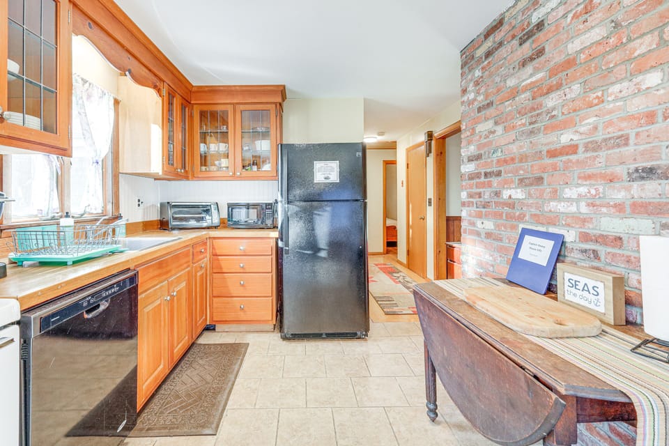 Kitchen | Cooking Basics Supplied