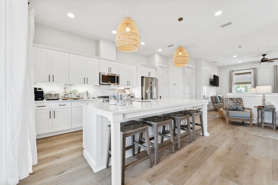 Townhome, Multiple Beds, Pool Access, Partial Ocean View (20722 First Ave - Grand Retreat I) | Private kitchen | Fridge, microwave, oven, stovetop