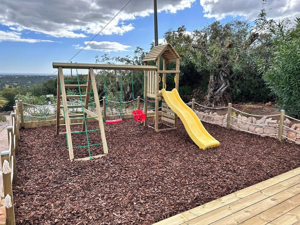 Children's Play Area (1)