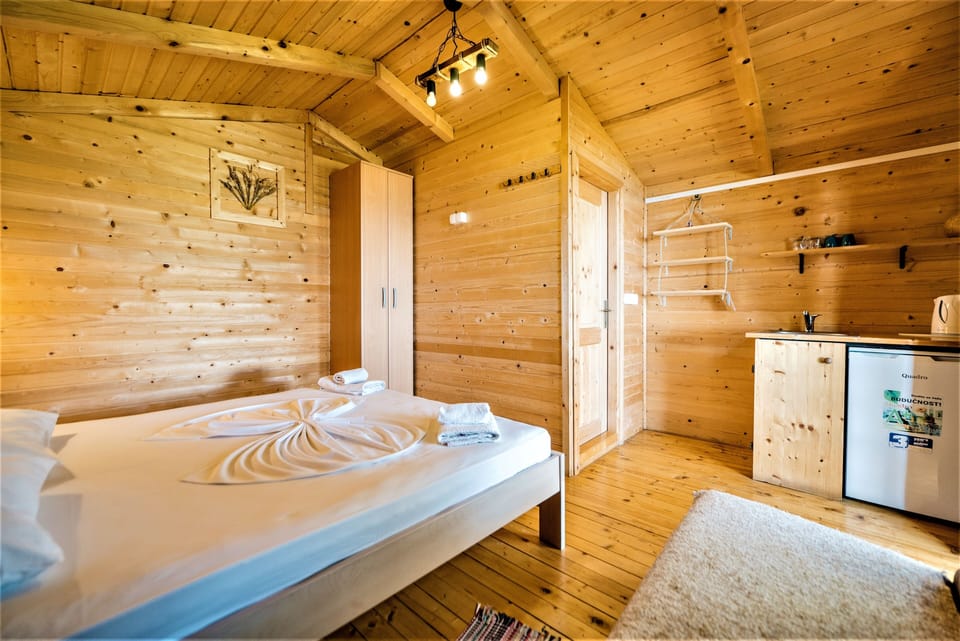 Traditional Room | Egyptian cotton sheets, premium bedding, individually decorated