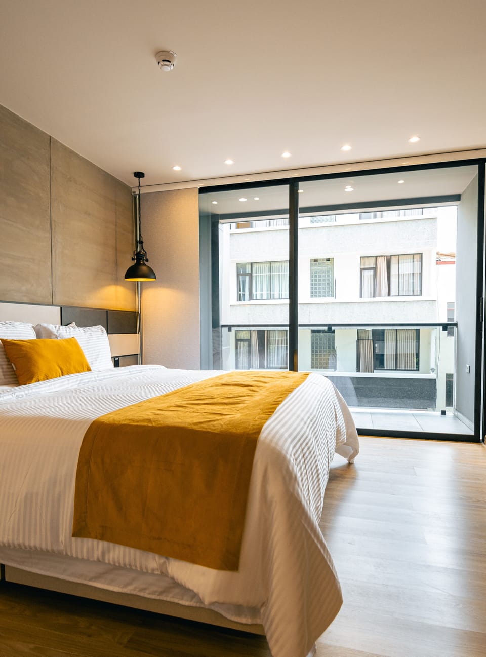 Habitación Doble Superior | Egyptian cotton sheets, premium bedding, Tempur-Pedic beds, desk