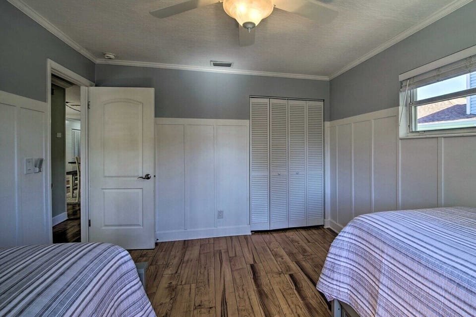 Bedroom 4- 2 Twin beds, 1 Twin trundle, 1 twin floor mattress