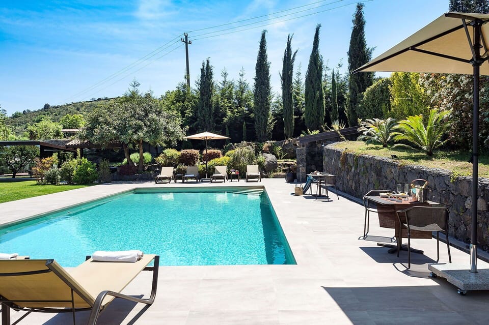 Autumn, Balcony / Terrace / Patio, Building Exterior, Garden, Outdoor, Pool, Spring, Summer