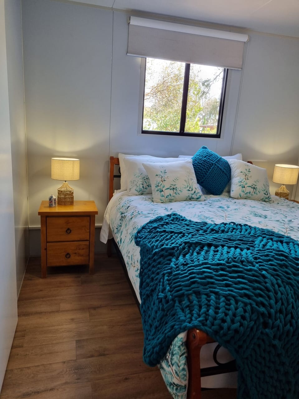 Separate Bedroom  - Queen size bed with a luxury mattress