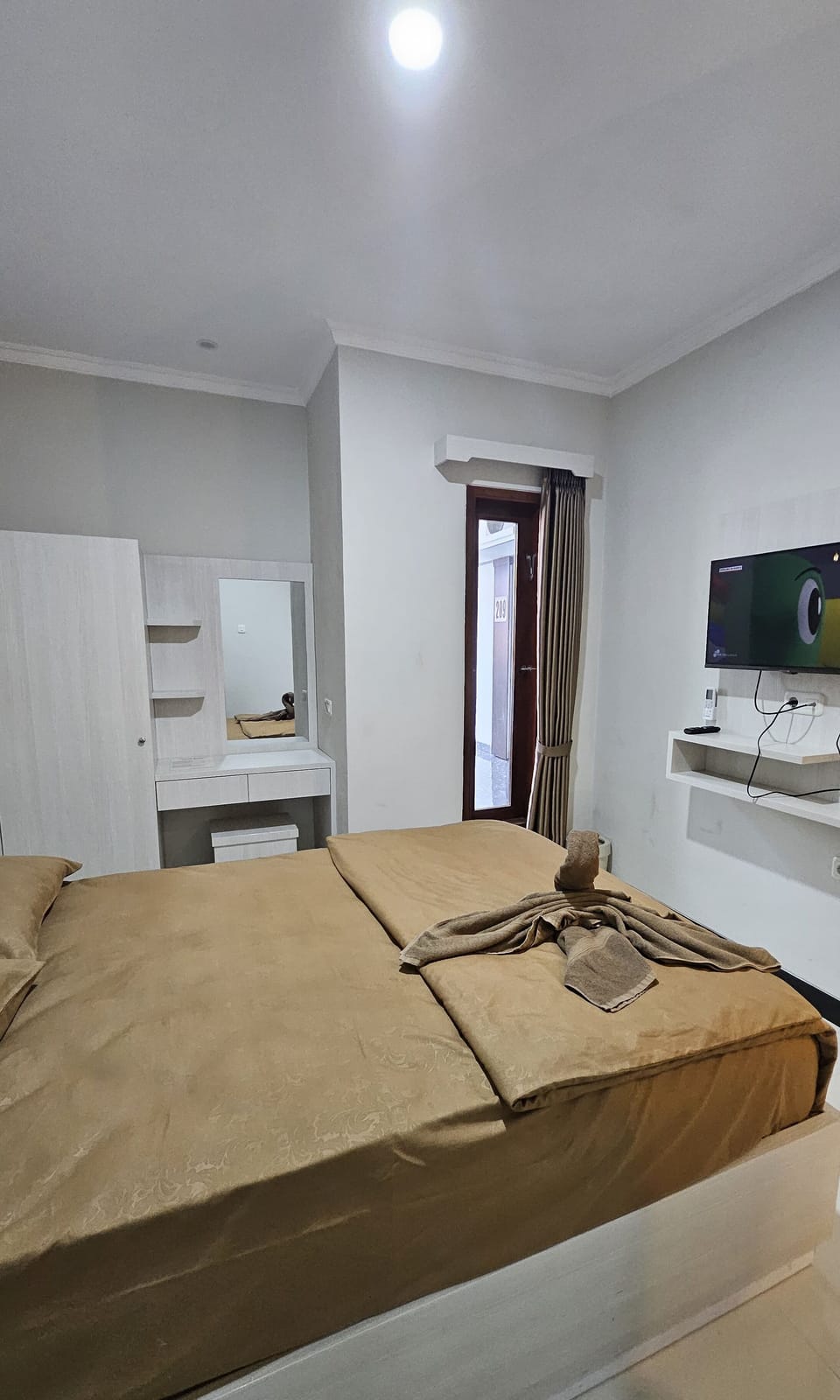 Standard Room, 1 Double Bed | 1 bedroom, free WiFi