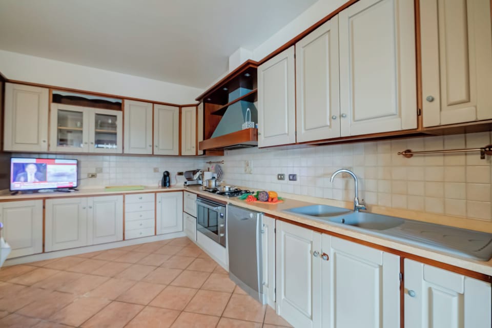 Family Villa, Multiple Bedrooms (Villa Oasi with private pool) | Private kitchen | Fridge, microwave, oven, stovetop