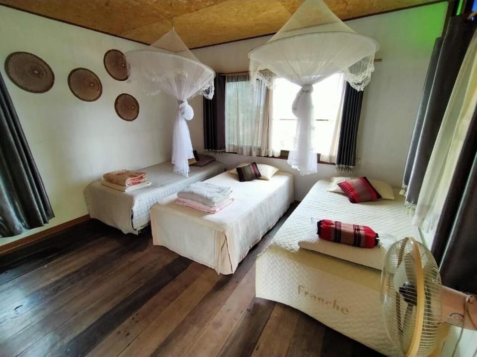 House | Soundproofing, free WiFi, bed sheets