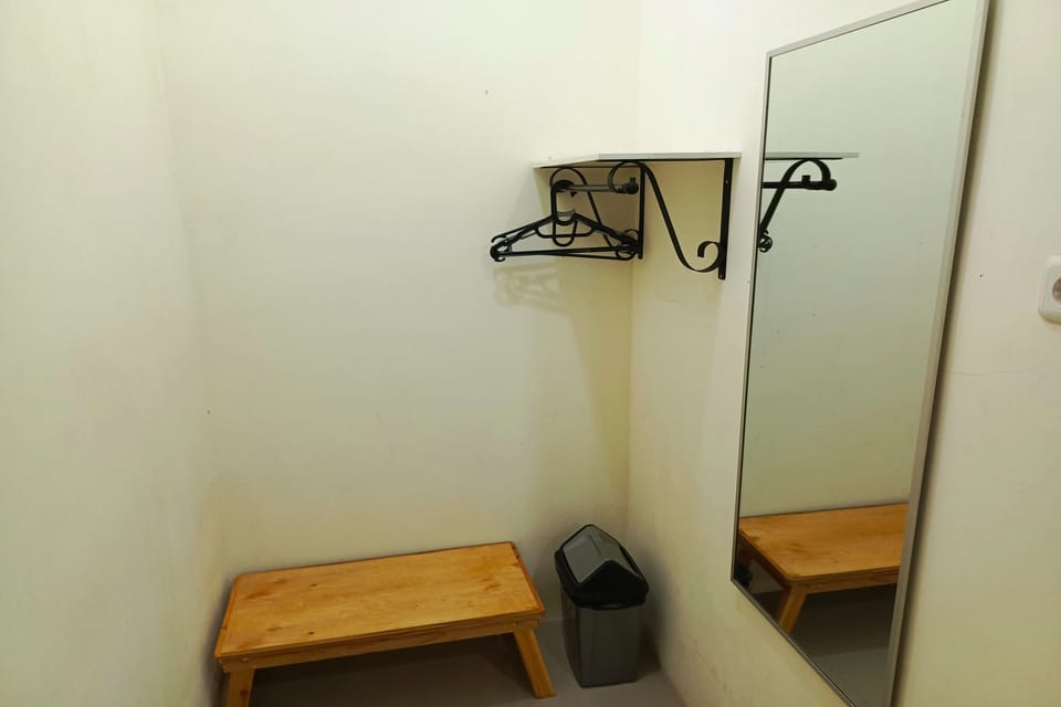 Family Room | Desk, free WiFi, bed sheets