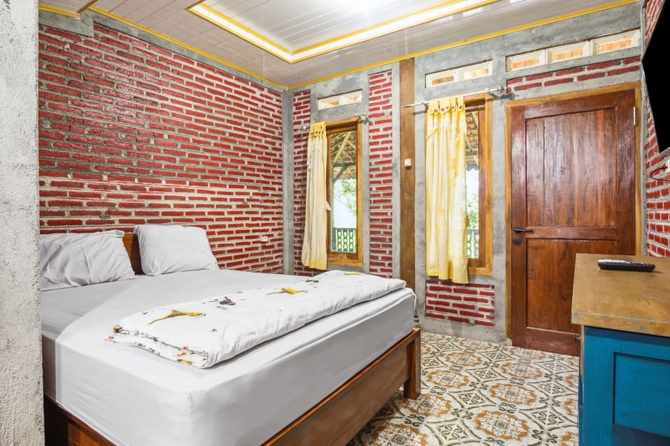 Standard Double Room | Desk, free WiFi, bed sheets
