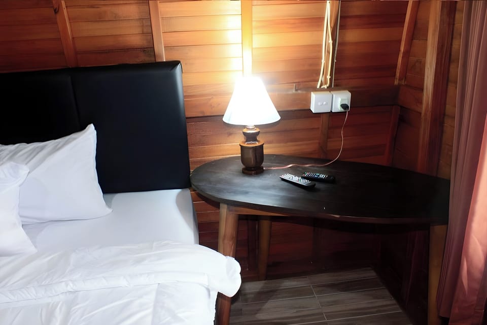 Deluxe Double Room | Minibar, desk, free WiFi, bed sheets