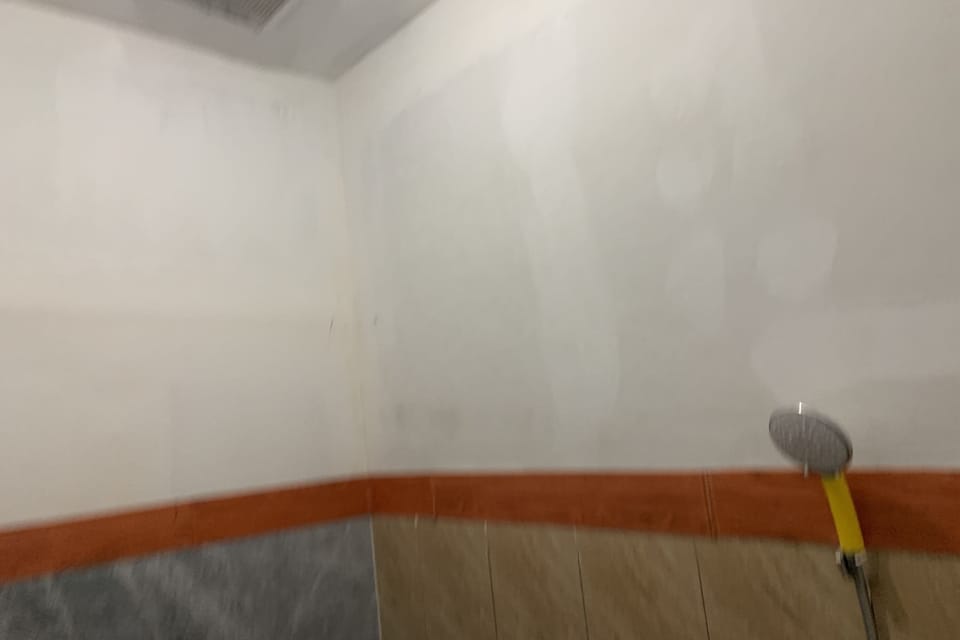 Standard Double Room | Bathroom | Free toiletries, towels