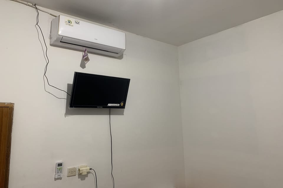 Standard Double Room | Desk, iron/ironing board, free WiFi
