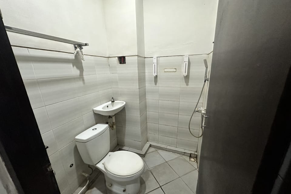 Standard Room | Desk, free WiFi, bed sheets