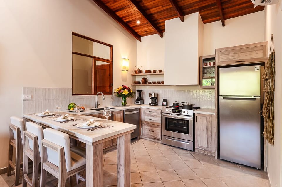 Beautiful newly made full kitchen.