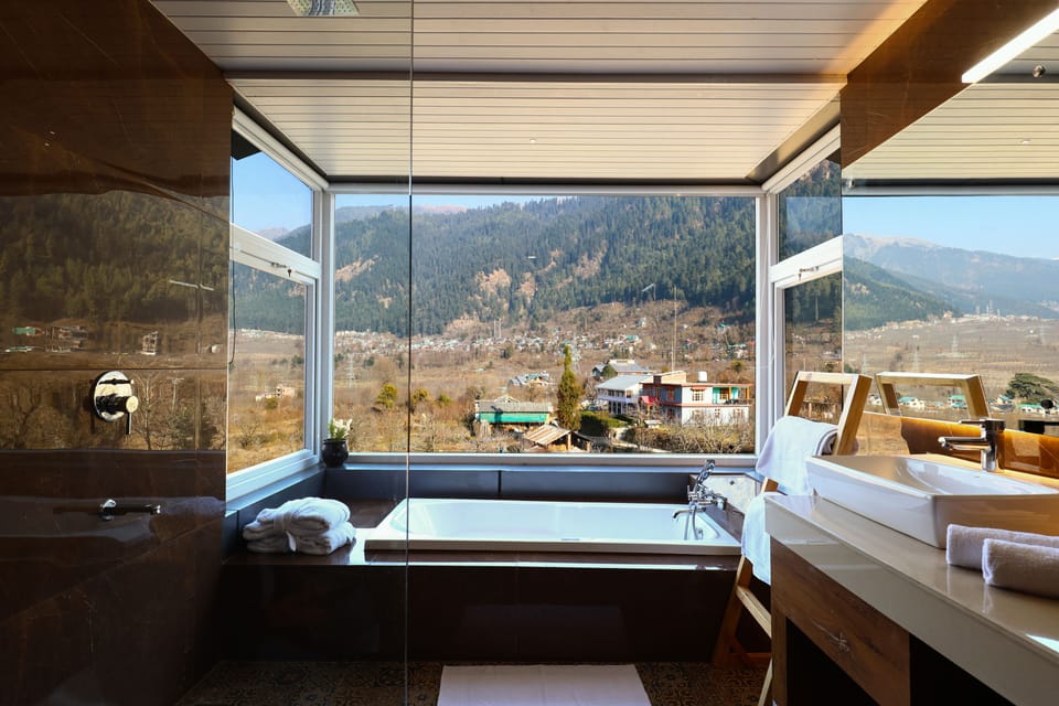 Premium Double Room | Portable bathtub seat