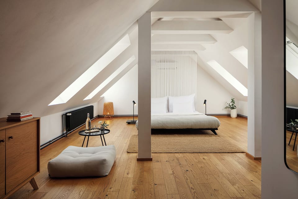 Comfort Room, Bathtub | Premium bedding, blackout drapes, soundproofing, WiFi (free)