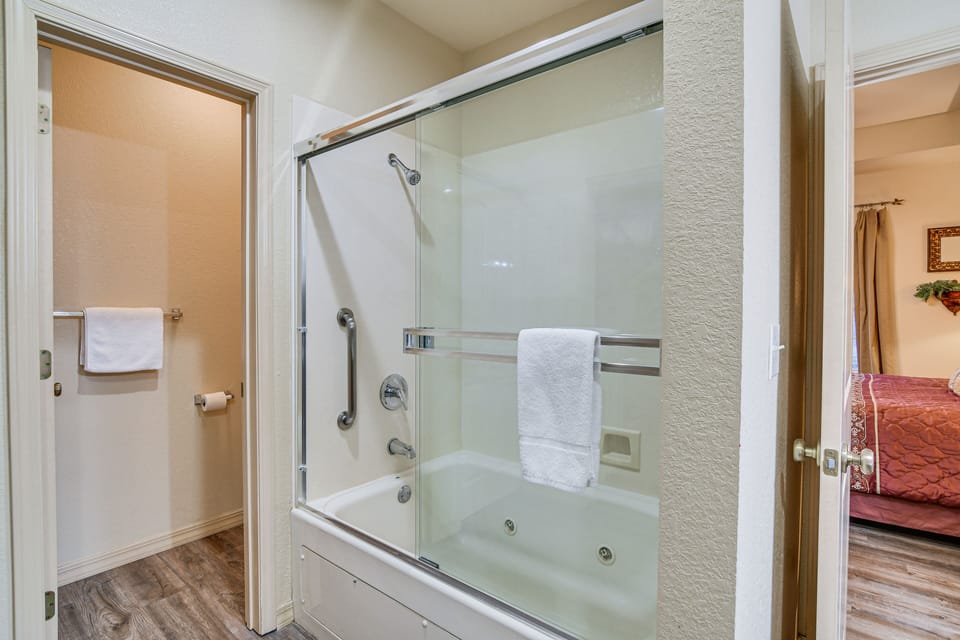 Branson Condo: Private Balcony, 1 Mi to Strip! Apartment in Branson