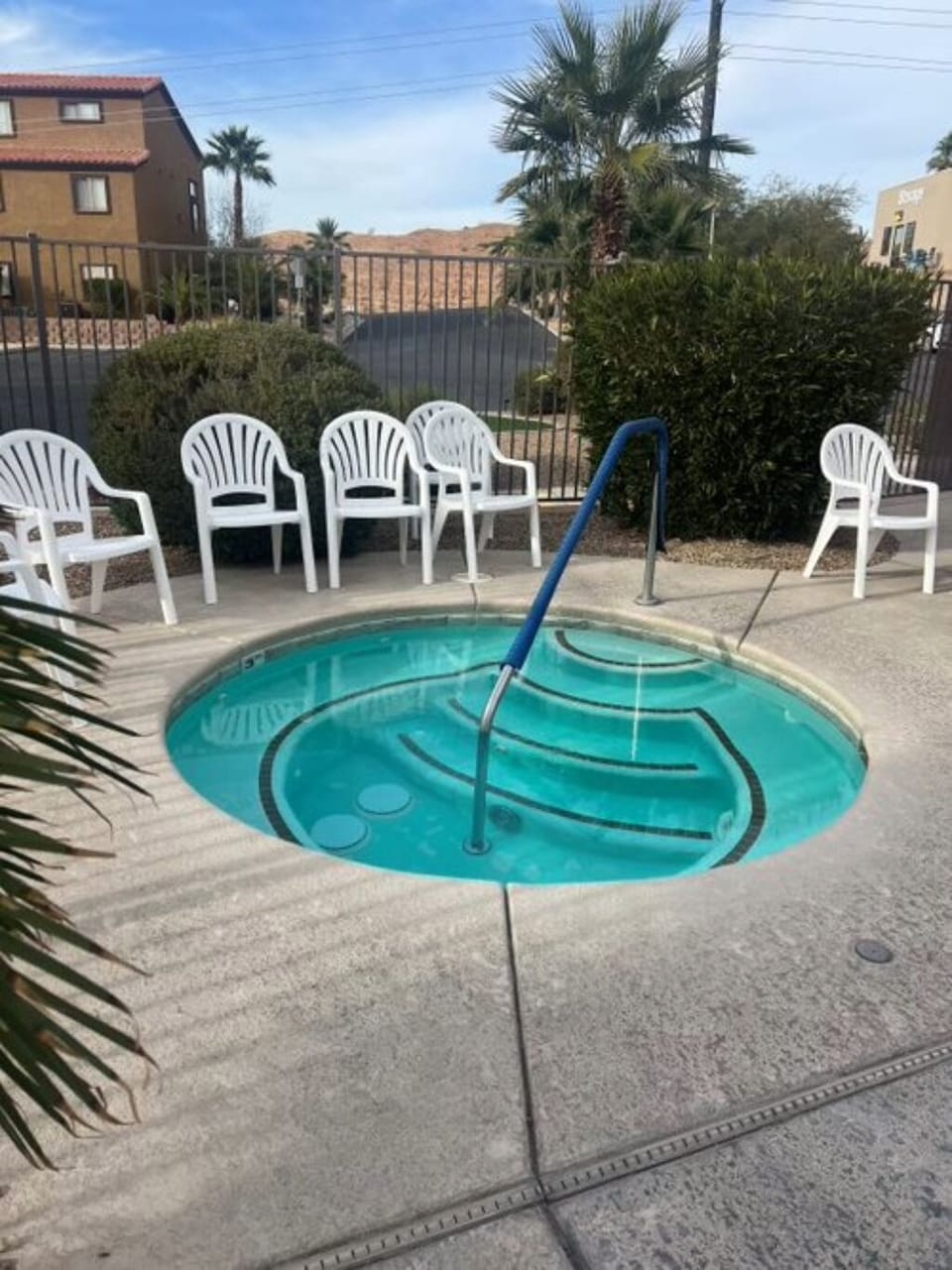 Hot tub 