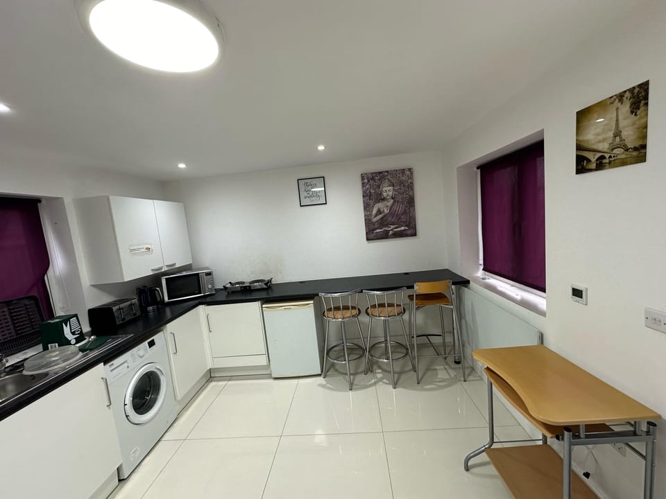 Apartment | Private kitchen | Fridge, microwave, stovetop, electric kettle
