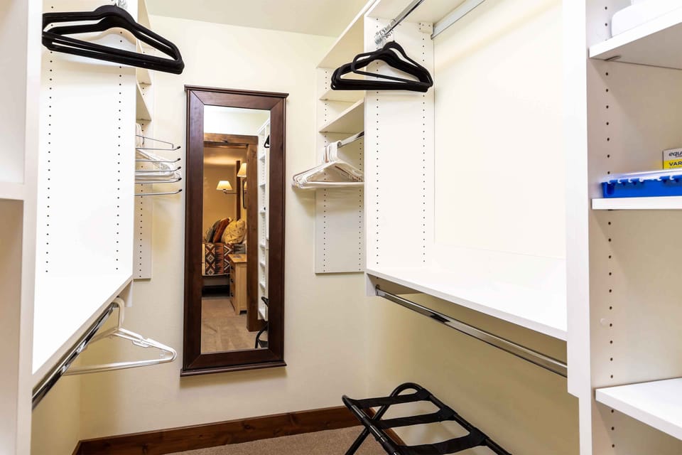Ensuite King Bedroom with Work Station Closet