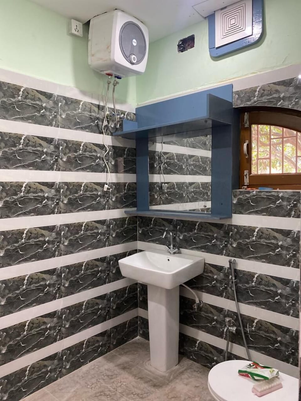 Shower, towels