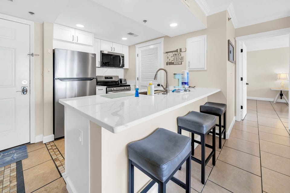 Eat-in bar seating