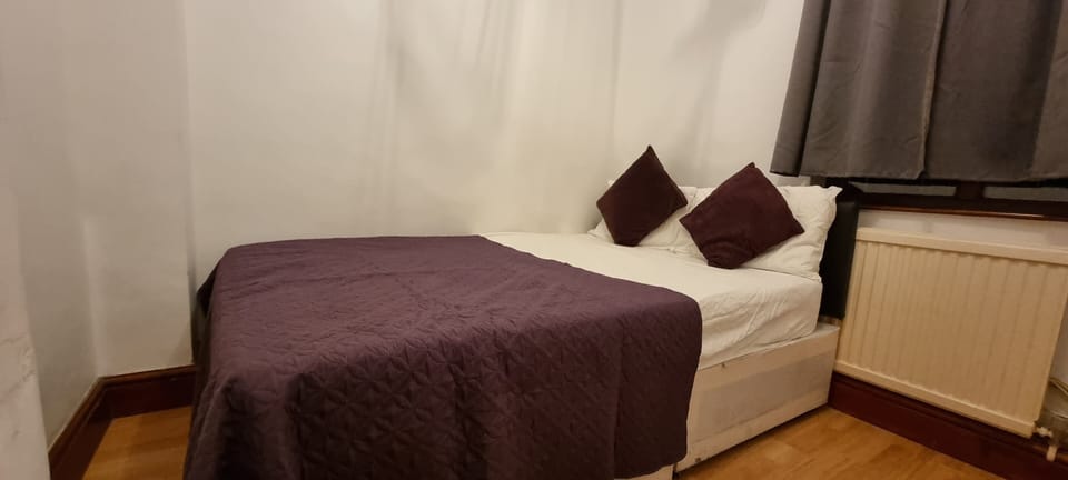 Apartment | 4 bedrooms, iron/ironing board, free WiFi, bed sheets