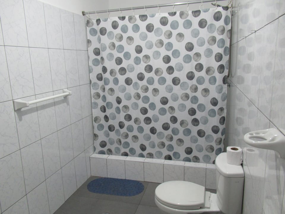 Family Triple Room | Bathroom | Towels