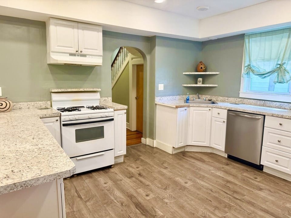 Create unforgettable meals in this beautifully designed, fully equipped kitchen. Gather your group to savor delightful dining experiences in the elegant dining area or at the inviting kitchen bar seating.