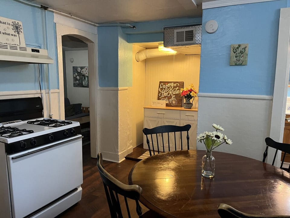 Step into this charming kitchen. While it may be modest in size, its fully equipped to cater to all your needs.
