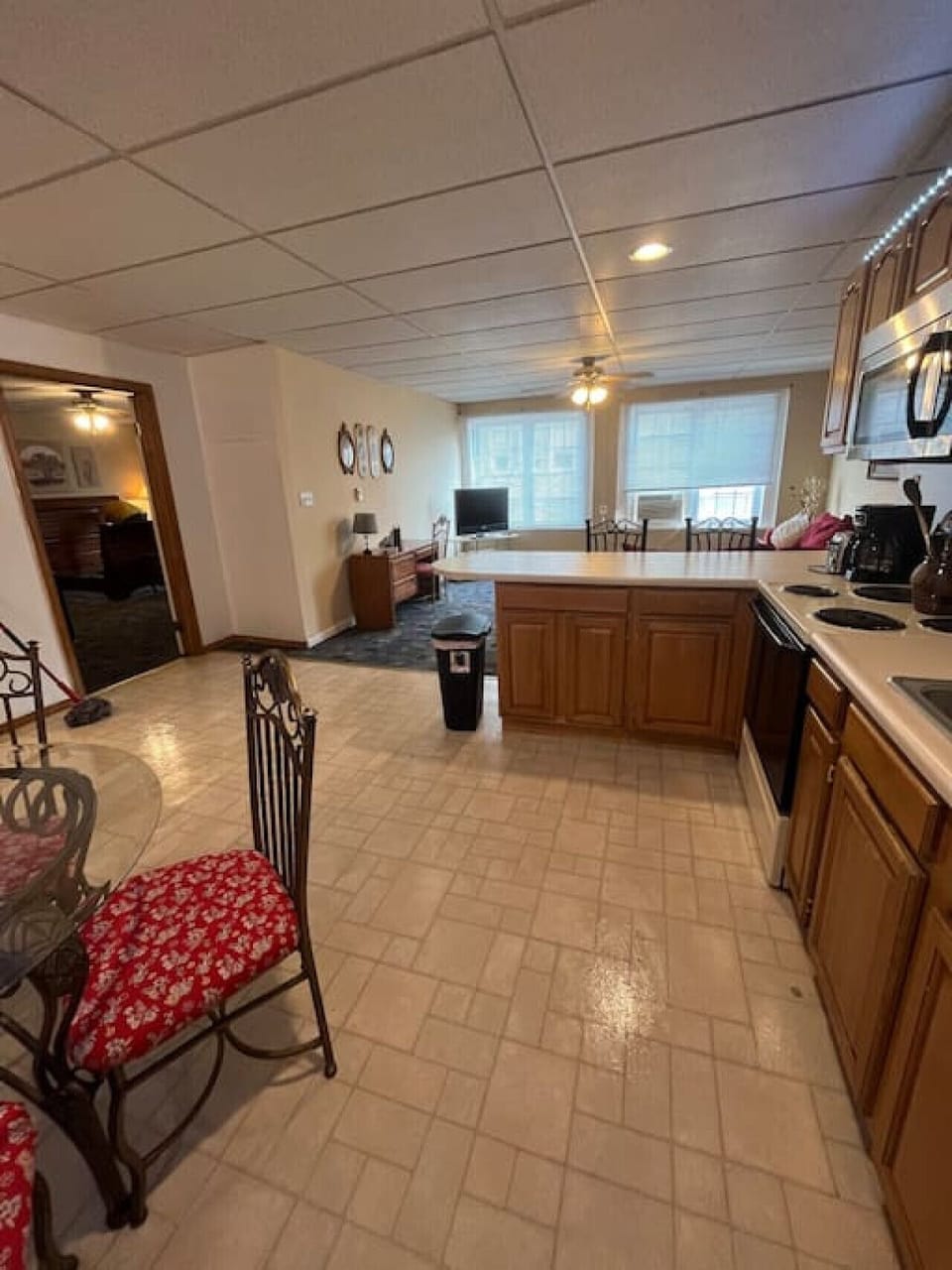 Enjoy this cozy kitchen. It may be modest but its fully equipped to meet your needs.