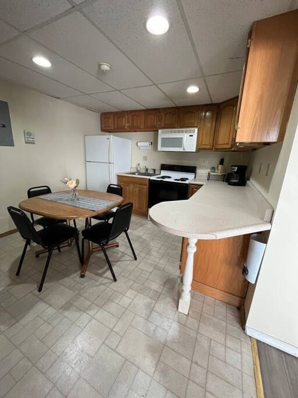 Enjoy this cozy kitchen. It may be modest but its fully equipped to meet your needs.