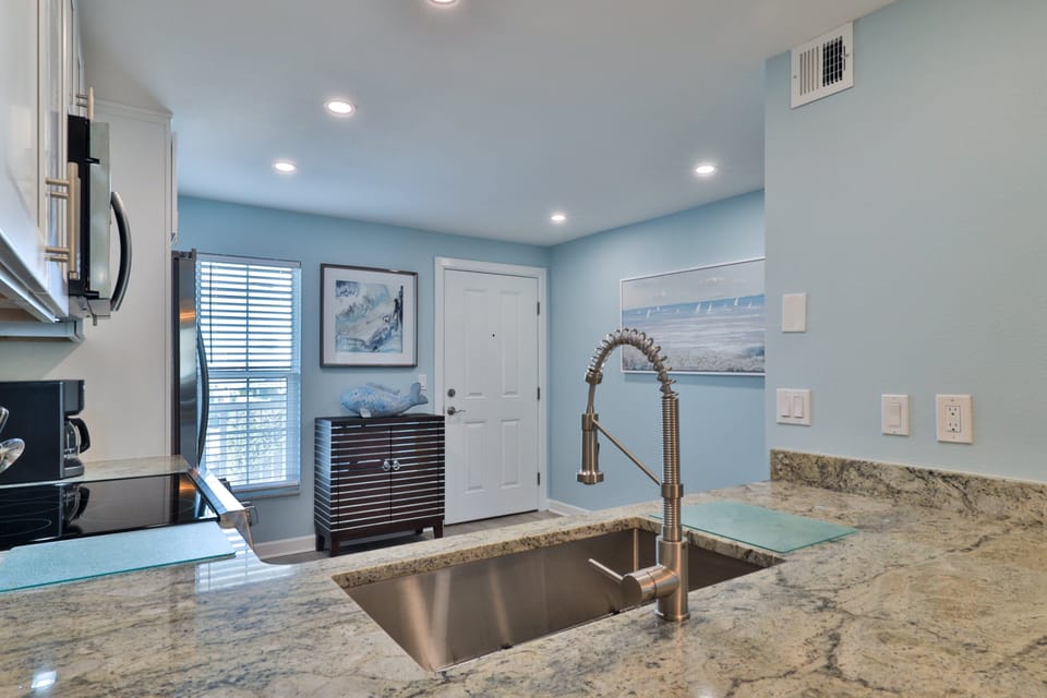 3801SAtlanticAve204-8