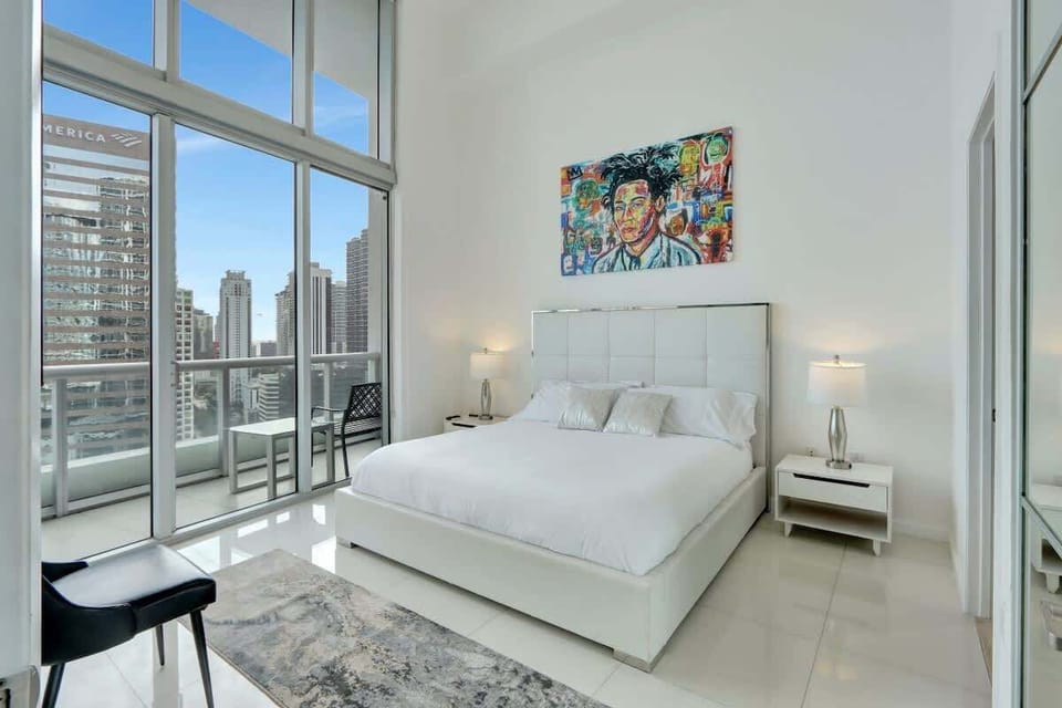 King Bed Serenity Overlooking Stunning Views