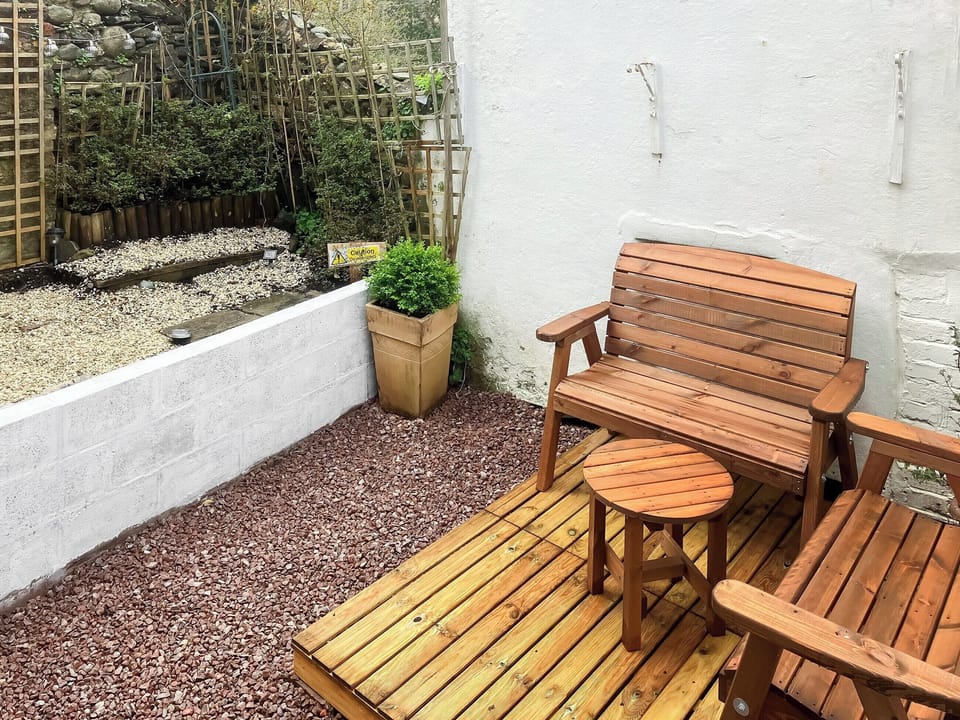 Sitting-out-area | Daffodil Cottage, Cockermouth