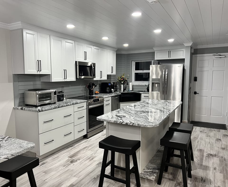 Large Full sized Kitchen, stocked w/ pots n pans, coffee maker, toaster oven