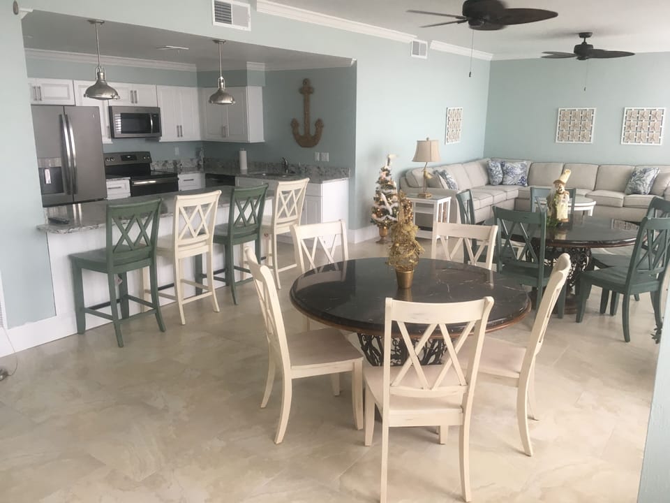 Owner Retreat 
Guest may reserve in advance to use during their stay.