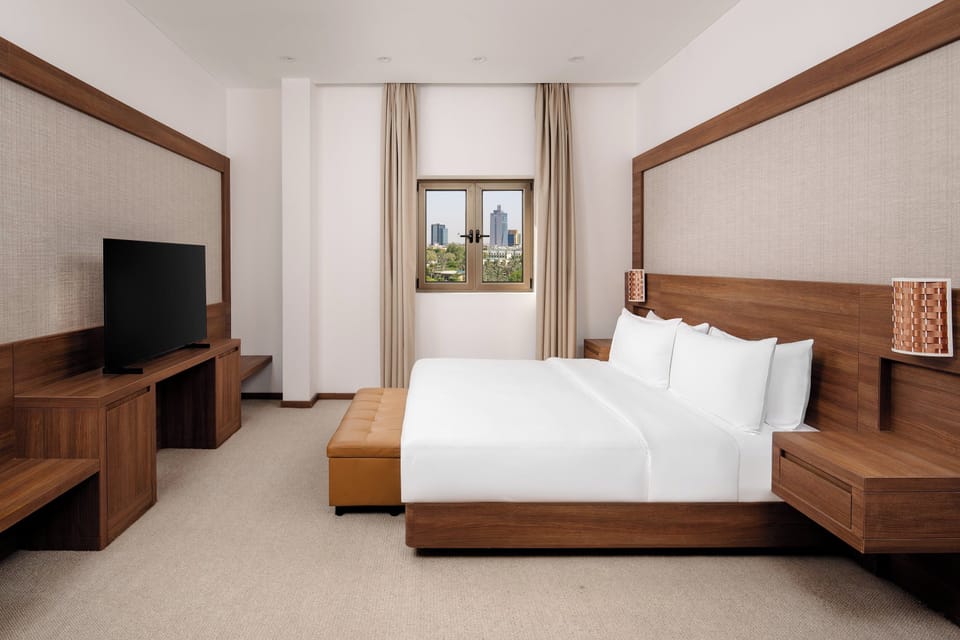 Room, 1 Bedroom | Premium bedding, desk, laptop workspace, blackout drapes
