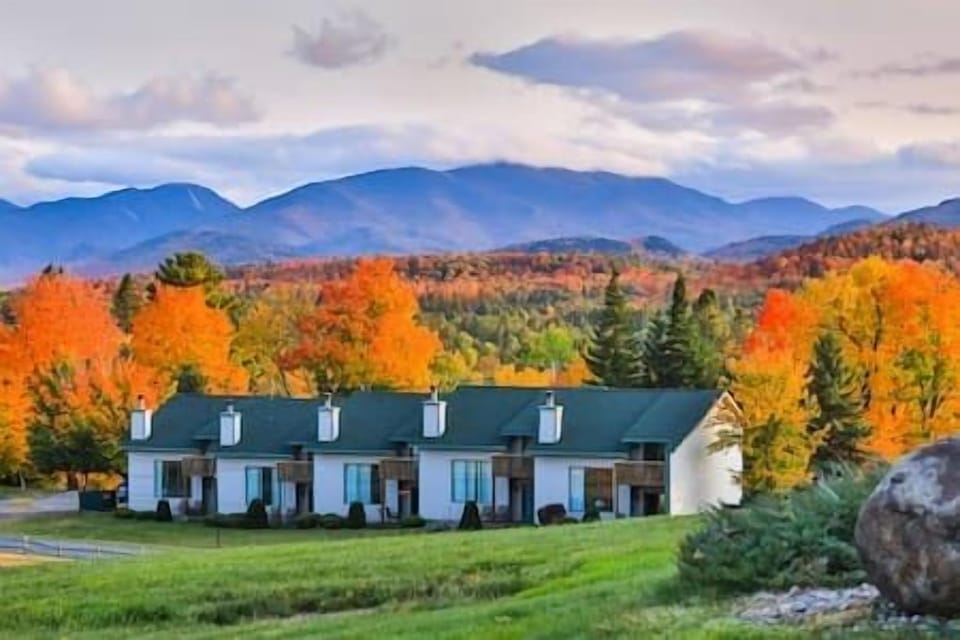 Colden Lodge building during Peak of Fall foilage